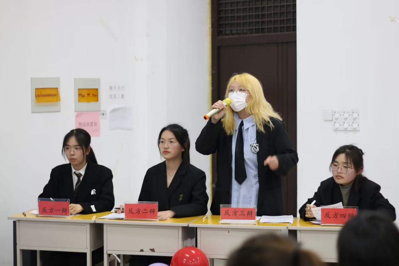 DA6DD4584F406F9192B885BEF3BB6021