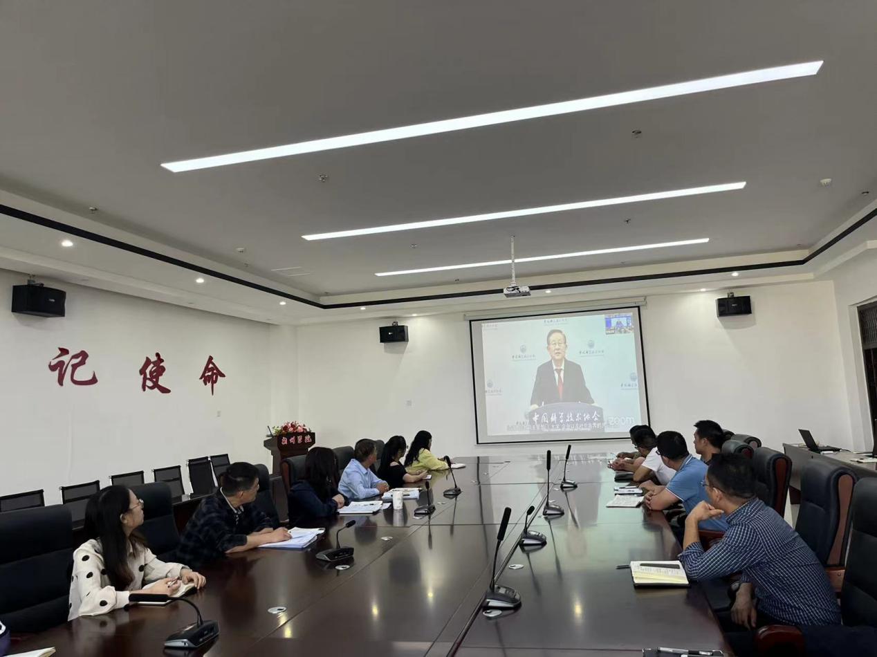 0caef195f95849bd1db7c8a7da42132