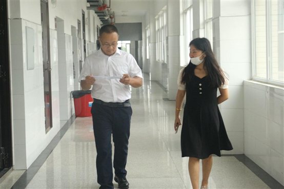 E:照片新闻图片2年2.8.29开学第一课精选IMG_1885.JPGIMG_1885