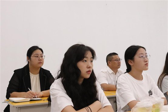 E:照片新闻图片2年2.8.29开学第一课精选IMG_4888.JPGIMG_4888