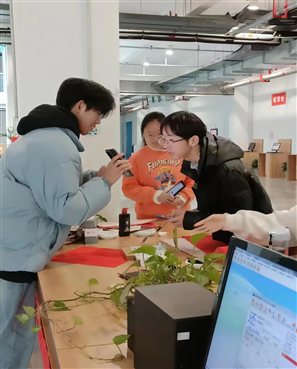 _cgi-bin_mmwebwx-bin_webwxgetmsgimg__&MsgID=******&skey=@crypt_ec4658_508b63bd76ed794ec7337363cd37c484&mmweb_appid=wx_webfilehelper