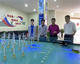 D:\学期文件\2022-2\实践实习工作\赴广州考察\2023年4月26日-28日华申考察\4月27日考察阳江风电项目\学生监理的项目工作、环境情况\参观阳江风电项目1.jpg