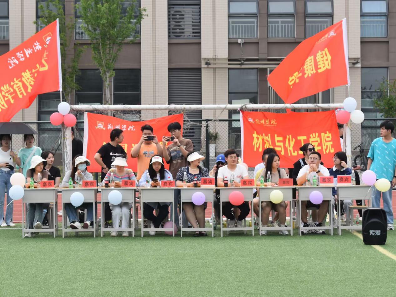 B670E172F449DD6E9D3E5B4BDB442DF8